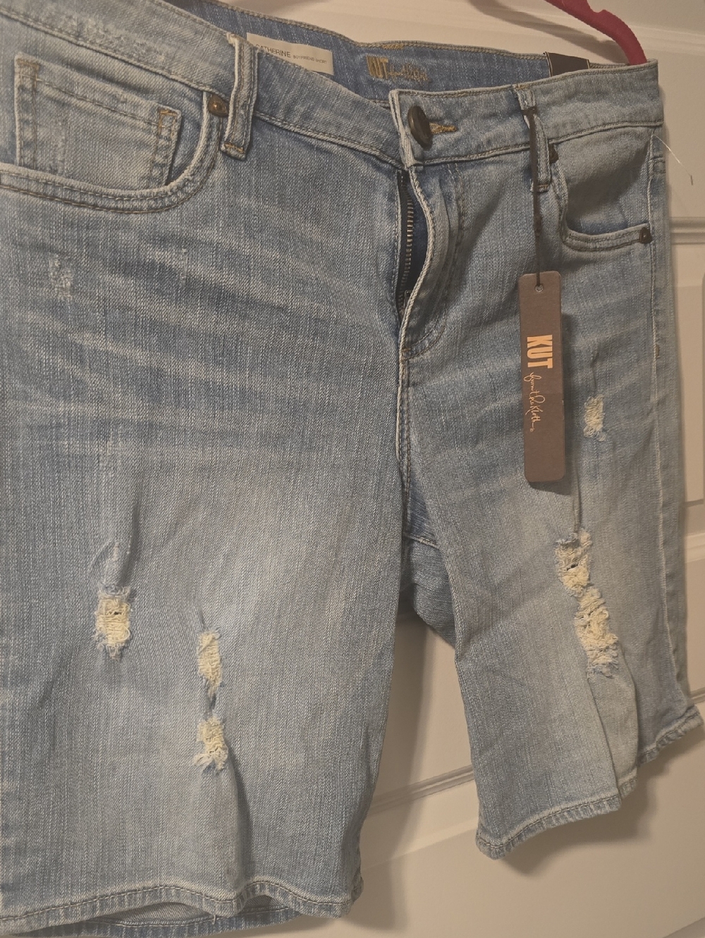 Kut from the Kloth Light Blue Distressed Denim Boyfriend Shorts NWT SZ 10